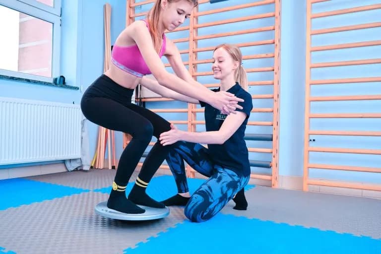 Ile trwa rehabilitacja skoliozy? Poznaj kluczowe czynniki wpływające na czas terapii