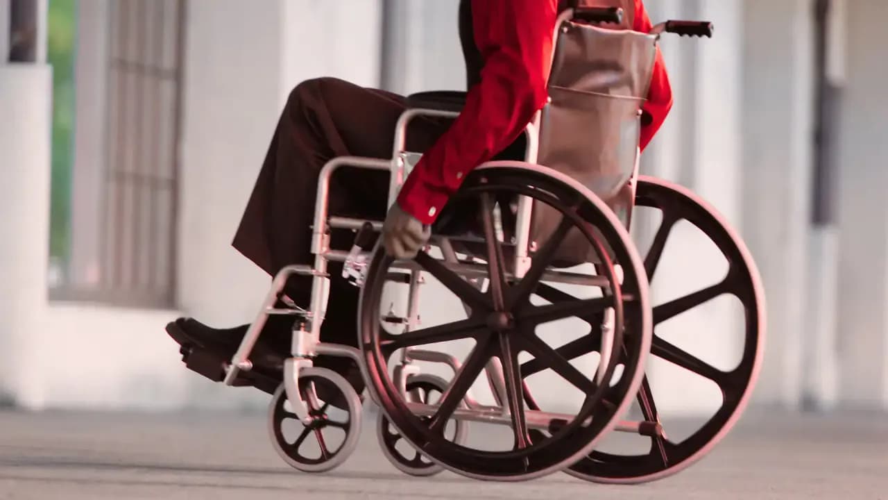 Jak dobrać wózek inwalidzki, aby uniknąć błędów i poprawić komfort