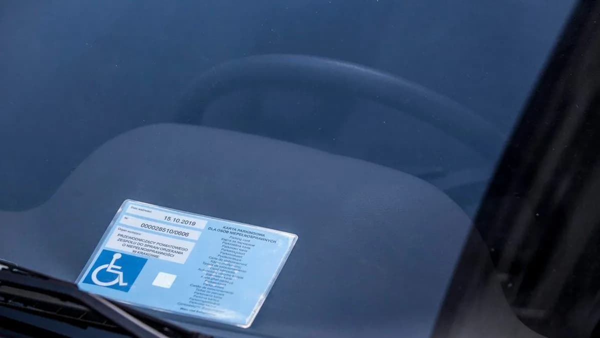 Czy parking dla niepełnosprawnych jest płatny? Sprawdź zasady w Krakowie