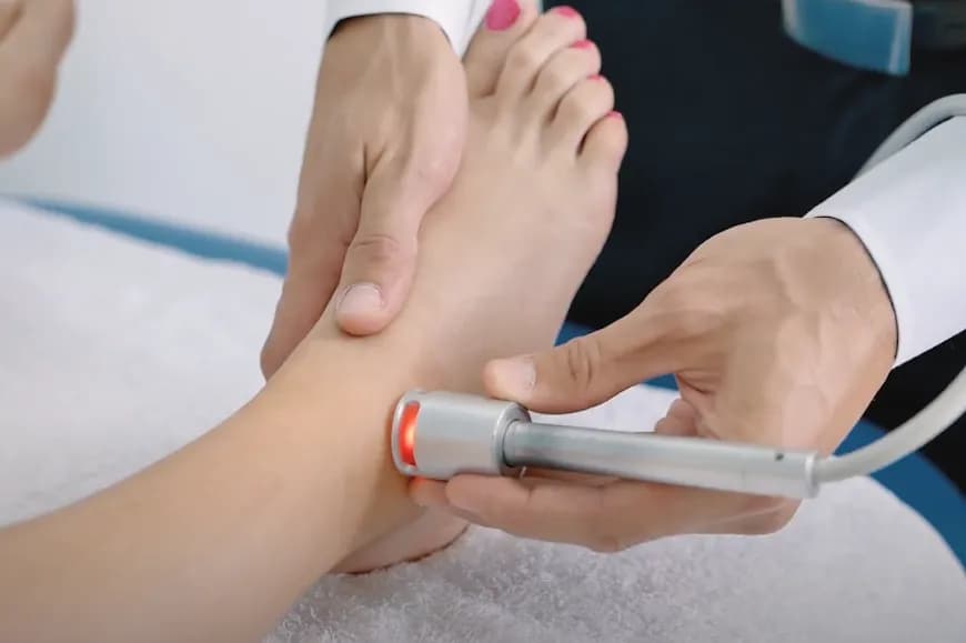 Jak działa laser w rehabilitacji i jakie przynosi korzyści?