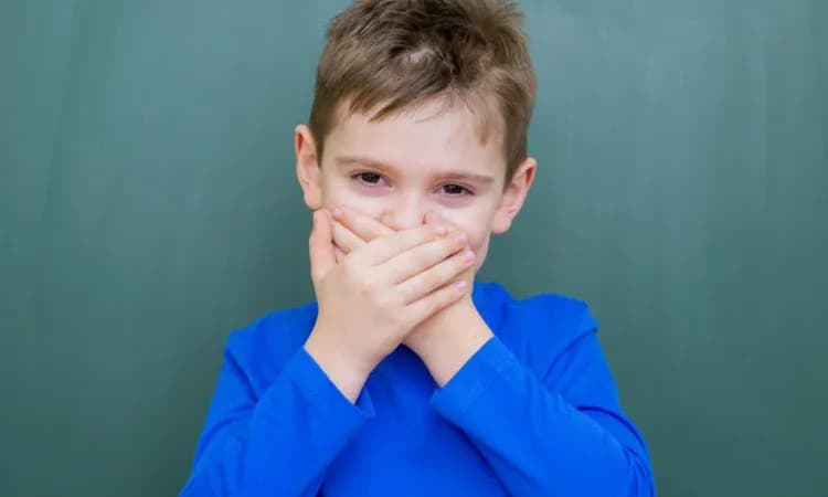 Gaworzenie u dzieci niesłyszących - co oznacza brak mowy?