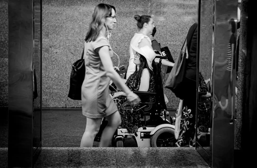 Ile kosztuje wózek inwalidzki? Poznaj ceny i dofinansowanie