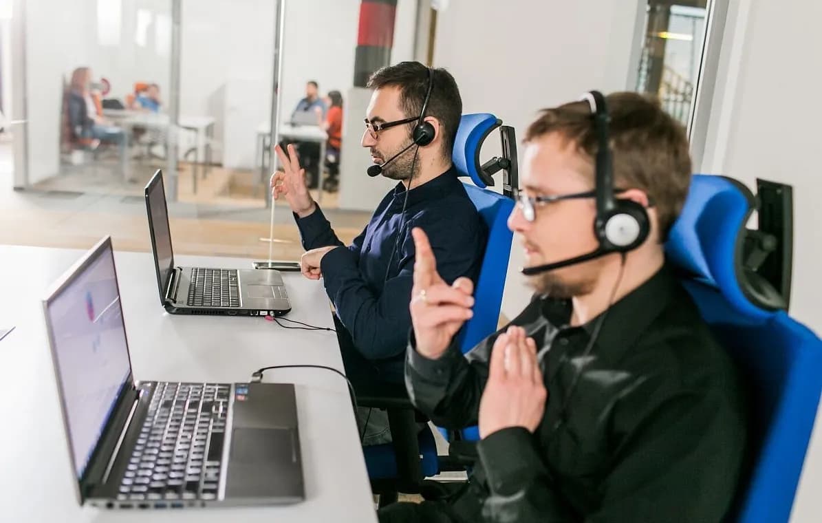 Tłumacz dla niesłyszących – jak uzyskać wsparcie online bez stresu